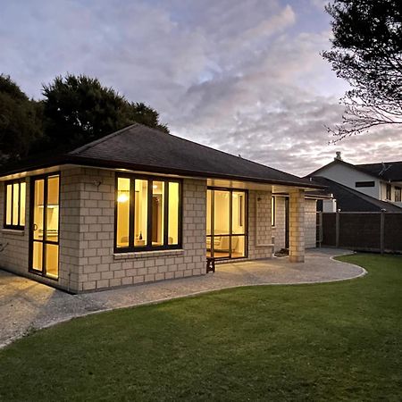 Charming Home Near Nature Auckland Buitenkant foto